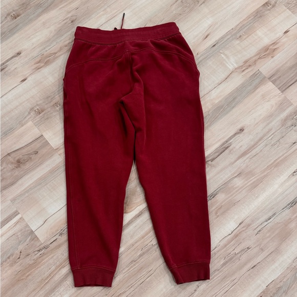 Lululemon Scuba High-Rise Jogger 7/8 Length Mulled Wine - Picture 8 of 10